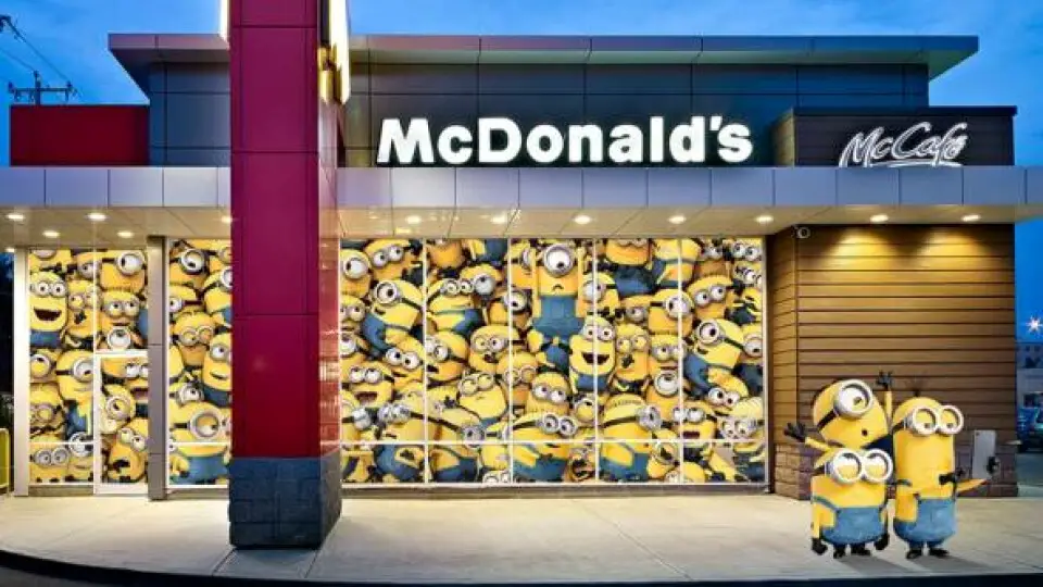 Cajita feliz mcdonalds minions hot sale