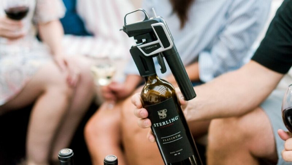5 métodos para abrir una botella de vino sin sacacorchos