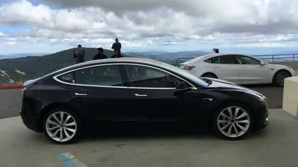 Así Es El Nuevo Model 3 De Tesla 9801