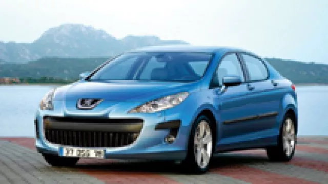 Peugeot transita la serie 8