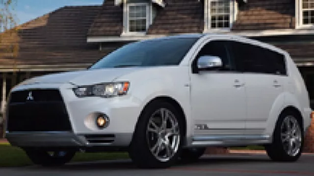 Dos novedades especiales: Mitsubishi Outlander GT y Seat Ibiza Bocanegra