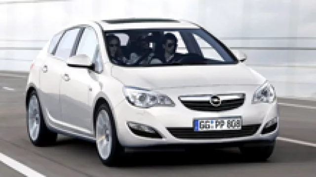 Nuevos Opel Astra (2010) y Jeep Grand Cherokee (2011)