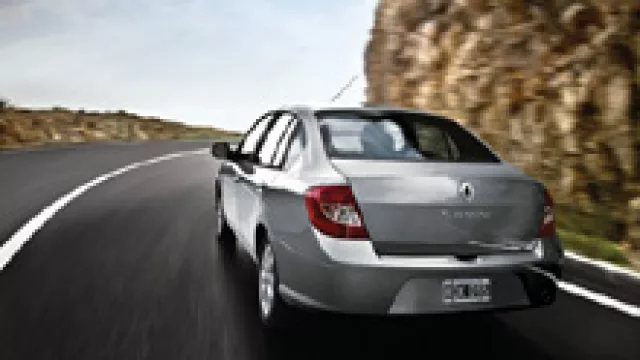 Con el Symbol Renault sale a “seducir” a la crisis en el 2009