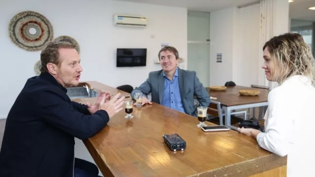 “Hoy estamos en 35 ciudades de 16 países. Y divididos en 50 centros de desarrollo, de gestión y de atención a clientes.”“Hoy estamos en 35 ciudades de 16 países. Y divididos en 50 centros de desarrollo, de gestión y de atención a clientes”.