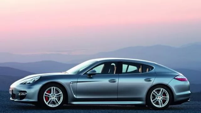 ¿Un Porsche 4 puertas?