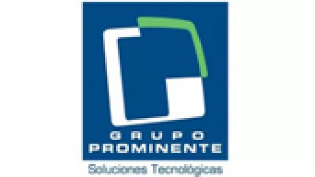 Prominente, con Roggio, en la vidriera de Microsoft.