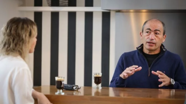 “En Brasil hoy tenemos 5 depósitos propios y eso demanda mucha cantidad de gente operando”.