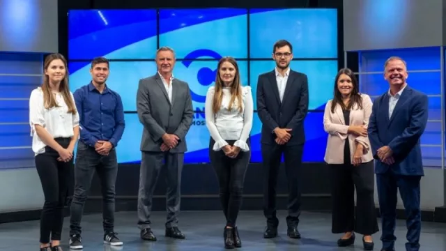 De izquierda a derecha: Josefina Aiassa, Diego Schenone, José Aiassa, Valentina Aiassa, Mateo Aiassa, Antonella Schenone y Luis Schenone. 