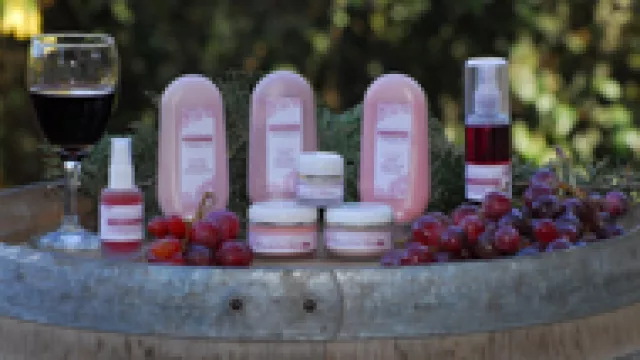 Diquecito y sus cremas para vinoterapia.