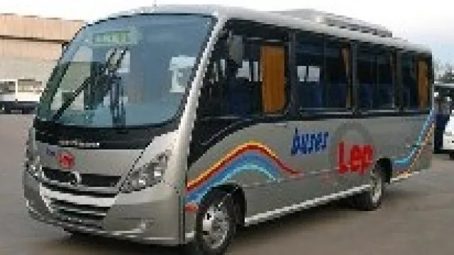 Buses Lep sopla 15 velitas.