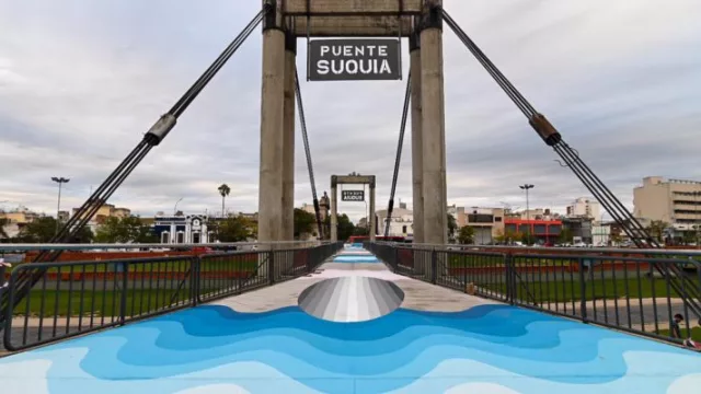 Avanza la obra de recuperación del puente peatonal Suquía