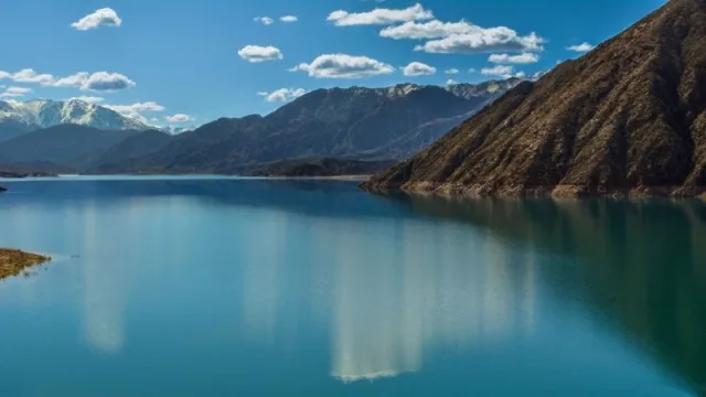 Llaman a concurso para el desarrollo integral del Perilago de Potrerillos