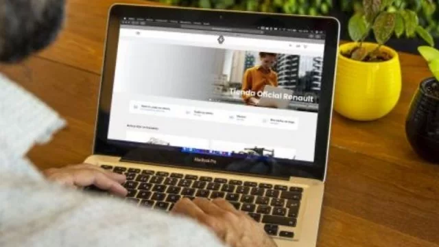 Renault salta los concesionarios y ofrece a sus clientes más de 5.000 repuestos y accesorios en su tienda oficial (desde tasas a cafetera “Nespresso”)