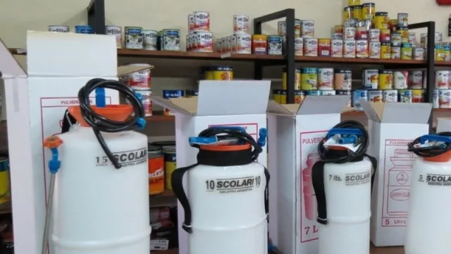 A más cervezas artesanales, más necesidad de tapar botellas: el negocio de Scolari Nant