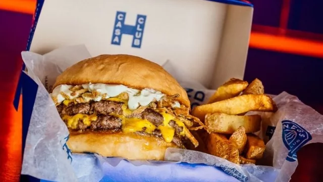 Es 100% cordobesa, vende 600 hamburguesas por día y planea sumar este año al menos 3 locales en Córdoba: su nombre es Hoppiness Club