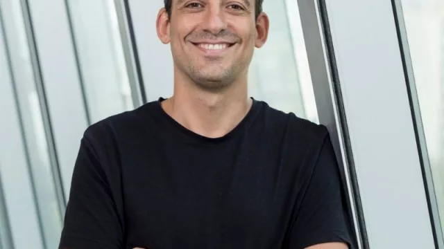 Con Inviu ya podés comprar acciones (vía CEDEARs) de Apple, McDonald's, Tesla y más (probamos la investtech del Galicia)