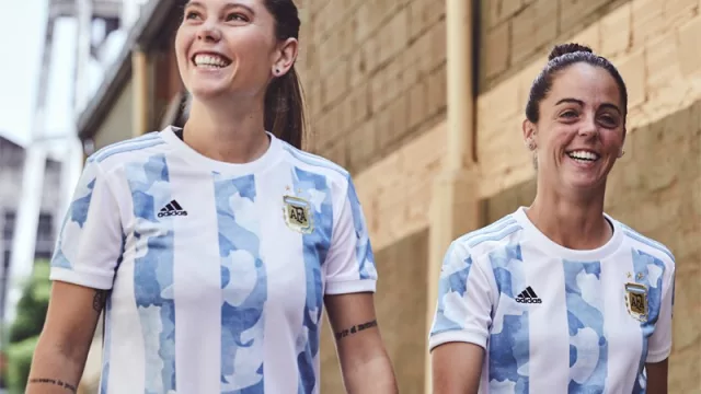 ¿Cuánto salen las nuevas pieles de tu pasión? (la nueva de la Selección, River, Boca, Talleres y Belgrano)