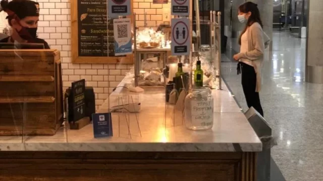 Aeroparque se empieza a desperezar: movió el 15% de una semana pre-pandemia (reactivó toda su oferta gastronómica)