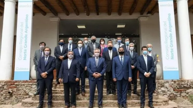 El Presidente anunció la reducción de aportes patronales en 10 provincias del Norte