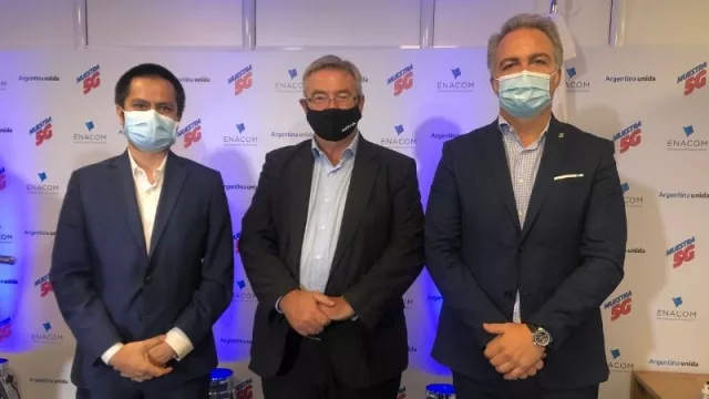 Juan Bonora (Huawei), Guillermo Wichman (Nokia) y Facundo Fernández Begni (Ericsson): competirá fuerte cuando se abra el 5G; por ahora cooperan para empujar esta tecnología.