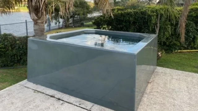 ¿Poco espacio en tu patio? ¿Casa sin chicos? Este jacuzzi es una buena opción de Walá.