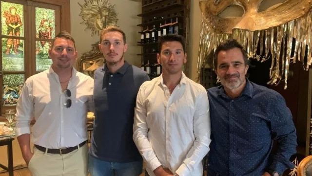 Los hermanos Fernando, Juan Pablo y Mariano Tesoro, socios de Walá Piscinas.