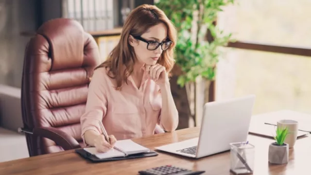 Según PageGroup el 26% de las mujeres de UY y AR no están orgullosas de su lugar de trabajo