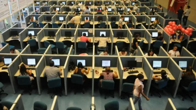 Los call centers ponen en duda su vuelta a la normalidad (la Cámara que los nuclea ataca defectos en la Ley de Teletrabajo)
