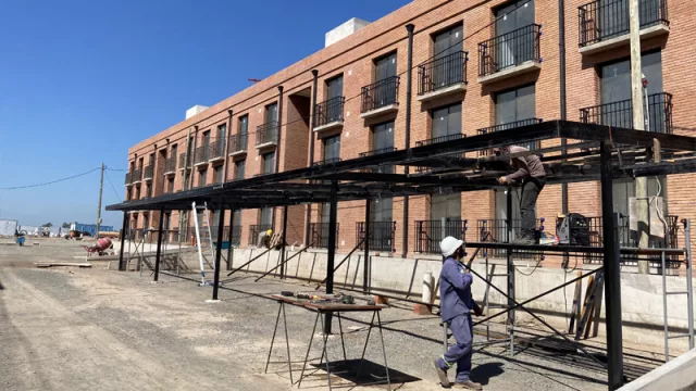 Flats del Parque, el primer proyecto de ladrillo en Manantiales II, pronto a entregarse.