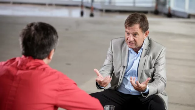 “Por mis características puedo ser mucho más útil en el mundo empresario que en el mundo de la política”.