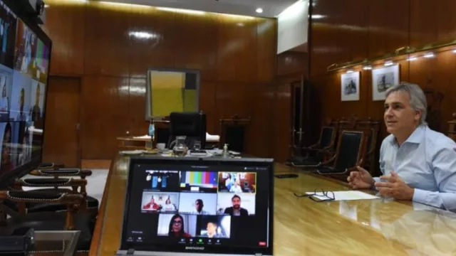 105 familias de barrio Los Boulevares recibieron la escritura gratuita de sus viviendas