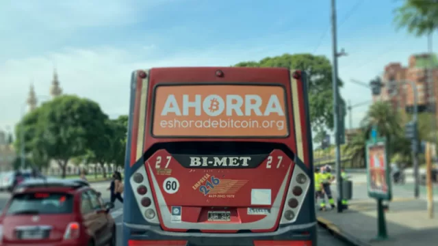Es hora. Ahorra. Ahora (quién está detrás de la campaña publicitaria para "vender" Bitcoins en Argentina)