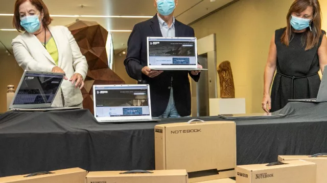 Schiaretti incorpora 100.000 notebooks al sistema educativo público (y anuncia clases presenciales para el 19 de febrero)