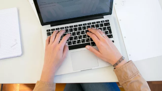 Aprender idiomas desde tu casa: la Facultad de Lenguas de la UNC lanzó su primer "curso intensivo online de inglés"