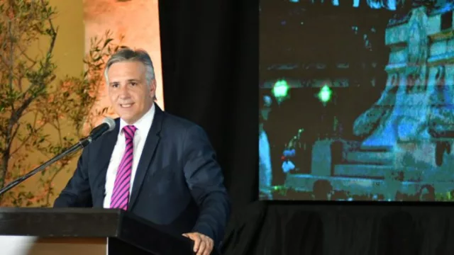 Llaryora presentó la temporada turística de la ciudad 2021