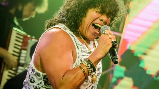 En su primer show virtual La Mona llenó dos Kempes (una sola marca presente, algún problema técnico y el formato que viene)