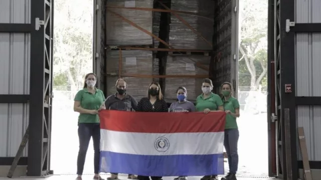Empresa paraguaya concreta exportación de cajas de cartón para el sector autopartista y confeccionista brasileño