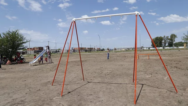 Transforman un basural en una nueva plaza