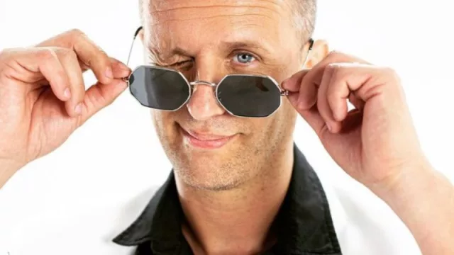 “En mi red social me gusta contar de otra manera lo que sucede en el escenario”