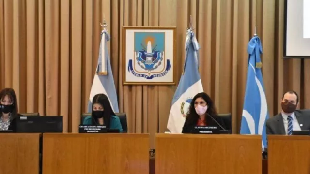 Bancos e Hipermercados locales pagarán una tasa extraordinaria para aliviar a las pymes