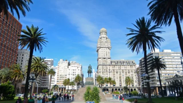 ¿Planeás irte a Uruguay? Carlos Picos Consultora te ayuda y de manera online