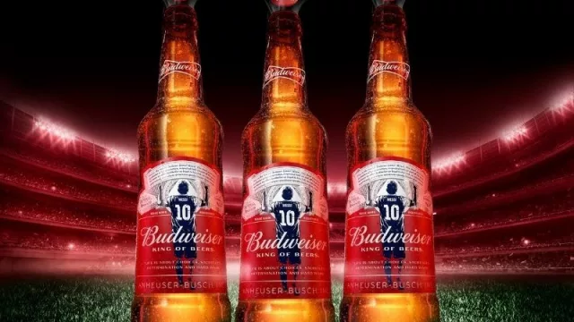 Budweiser lanza edición limitada en homenaje a “La Pulga” (junto con un concurso para ir a ver el clásico español y más)
