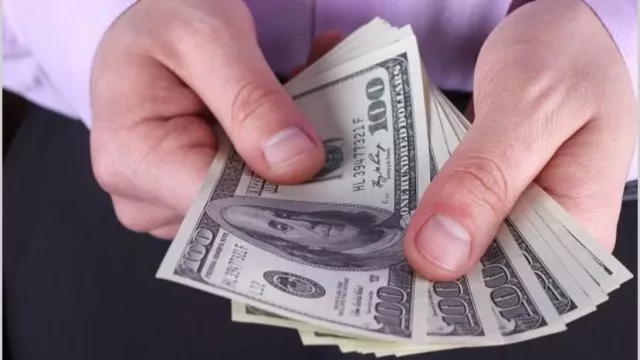 Déjalos (a los dólares en el banco)