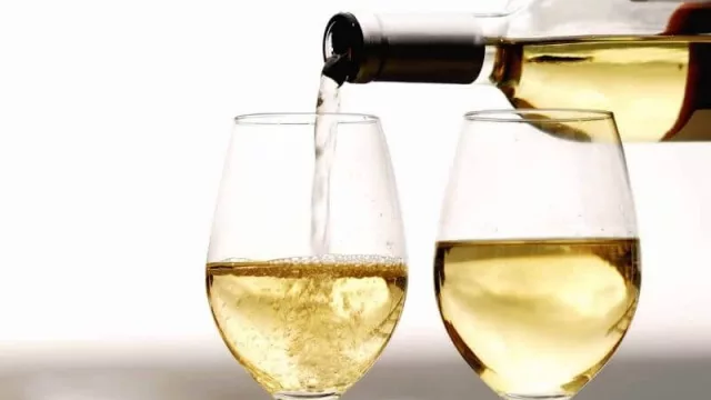 Vinos Blancos: Dulce Natural vs Cosecha Tardía