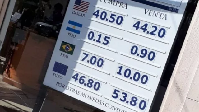 Quieren a los argentinos en UY, pero no su dinero (las pizarras de cambio ofrecen $ 0,00 por el peso argentino)