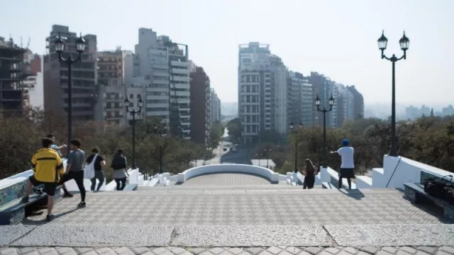 El Mirador del Coniferal luce nueva pintura y especies de flora autóctona