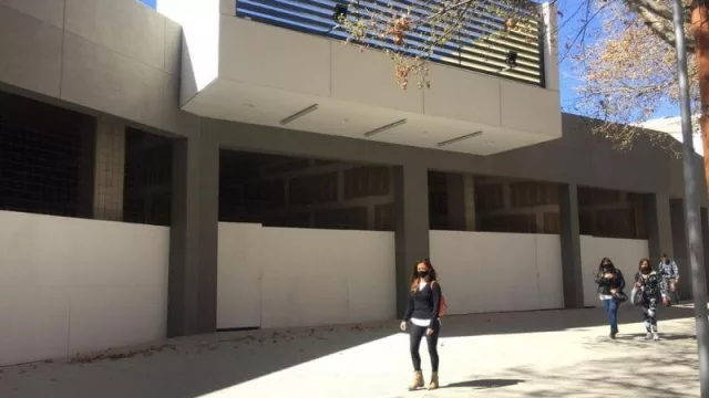 El shopping del centro de Mendoza empezaría a funcionar sólo con algunos locales 