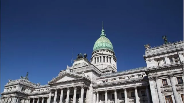 Y a los 18 Diputados, les dice...