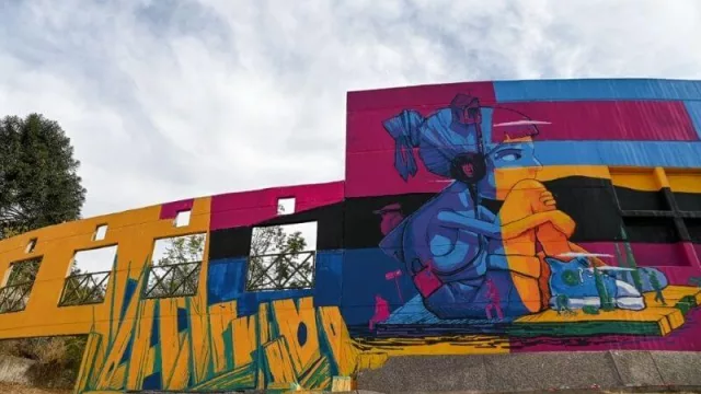 Un impactante mural decora el ingreso a Córdoba por ruta 19 