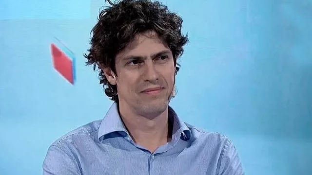 De los economistas “top”, elige a Lousteau y explica…